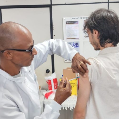 Esta semana, equipes de saúde promoveram vacinação para trabalhadores offshore Foto: Divulgação